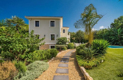 Antibes Villa | 🏝 Exceptional Villa in Juan-les-Pins – Near Beaches & Cannes 🏝