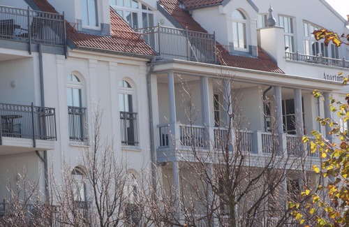 Kuhlungsborn Ost Apartment | Excl. 3-room sea view apartment, 3rd floor, underground station; elevator, swimming pool + sauna next door, WiFi