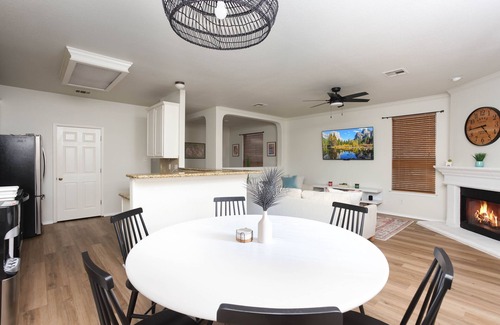 Cross Mountain House | Excluse Hideaway in Leon Springs! Luxury Living at it's Finest