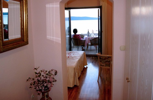 Drasnice Apartment | Exclusive apartment with beautiful sea views and balcony