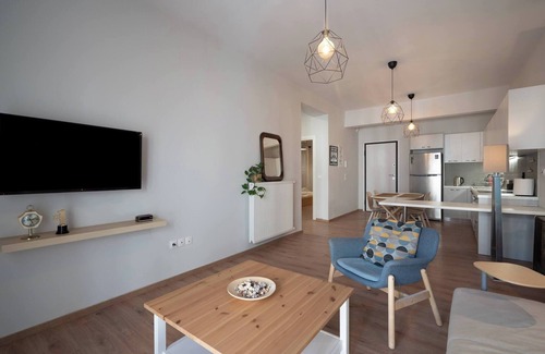 Mousio Apartment | Exclusive Apt In The ♥ Of Athens' 2BD+2 Bathrooms