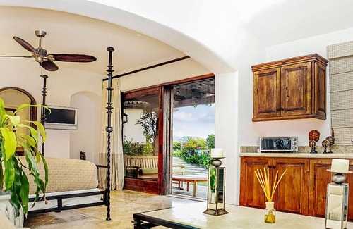 Cabo San Lucas Villa | Exclusive Beachfront Villa with Private Pool Awaits You