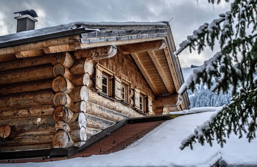 Maria Alm am Steinernen Meer Ski Chalet | Exclusive chalets with own sauna, whirlpool & fireplace– luxury made for comfort