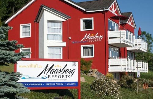 Schalkenmehren House | Exclusive holiday apartment with volcano views