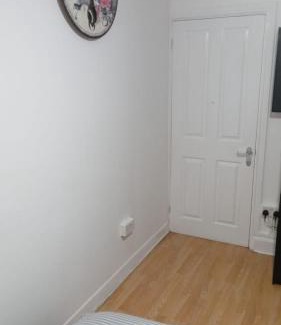 Woolwich Common House | Exclusive Luxurious Double Bedroom in a Beautiful Shared Flat Close to Transit & Grocery Stores