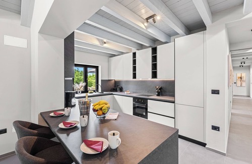Jursici Villa | Exclusive luxury villa Viktor with 7 bedrooms for families & groups