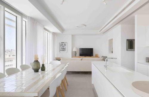 Tel Aviv Apartment | Exclusive Meier on Rothschild by Five Stay