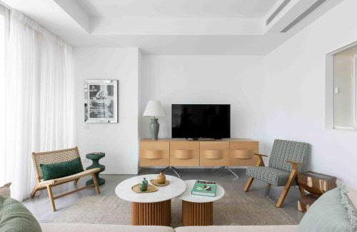Tel Aviv Apartment | Exclusive Meier on Rothschild by Five Stay