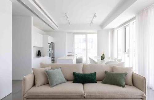 Tel Aviv Apartment | Exclusive Meier on Rothschild by Five Stay