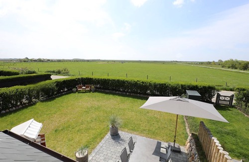 Tinnum House | Exclusive new-build house for 4 people in a popular salt marsh location in Tinnum.