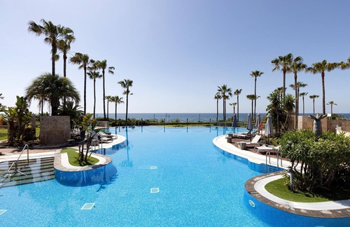 New Golden Mile House | Exclusive, Pet-Friendly Frontline Beach Penthouse with Pool, Terrace & Wi-Fi