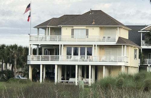 Pirates Beach West House | Exclusive Pirates Beach West location with fantastic ocean views.