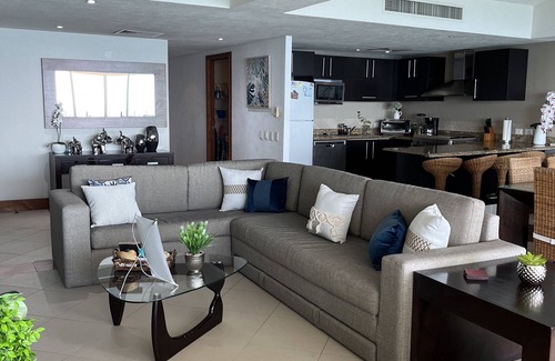 South Hotel Zone Apartment | Exclusive unit ocean front GRAND VENETIAN TOWER 2000