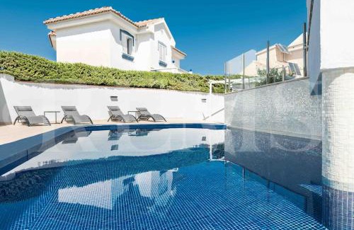 Torremolinos Villa | Exclusive Villa, private pool, BBQ and beach access REMS