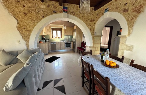 Likotinarea Villa | Exclusive Villa with stunning, Sea and White Mountains Views and Internet access