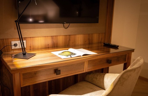 Penzing Apartment | Exclusively furnished apartments - free WIFI and air conditioning at Schönbrunn