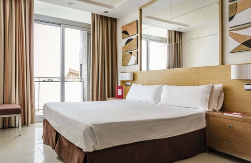 Cunit Hotel | Exe Cunit Suites & Spa
