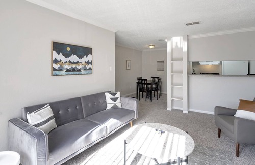 Midland Condo | Exec Suite with Fitness Ctr Near Convention Ctr