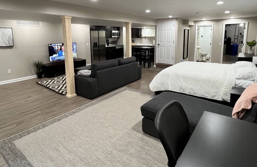 Johnstown Apartment | Executive 1 Bed Studio Near Intel Build Site