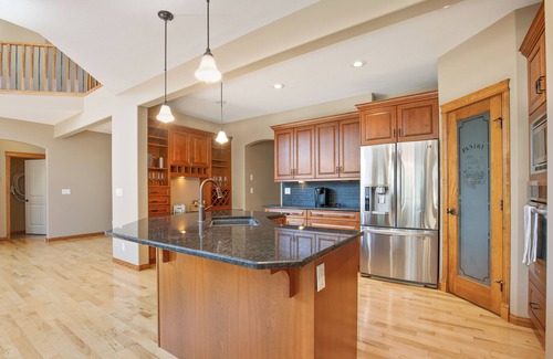 Markerville House | Executive 5 bedroom home in beautiful Jarvis Bay!