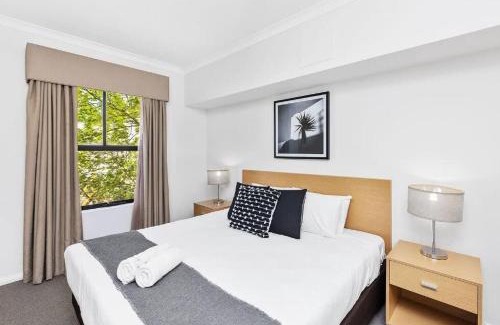 Northbridge Apartment | Executive Apt - 2BR 1BA w Parking