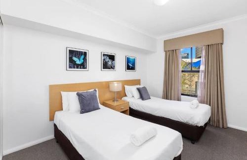 Northbridge Apartment | Executive Apt - 2BR 1BA w Parking