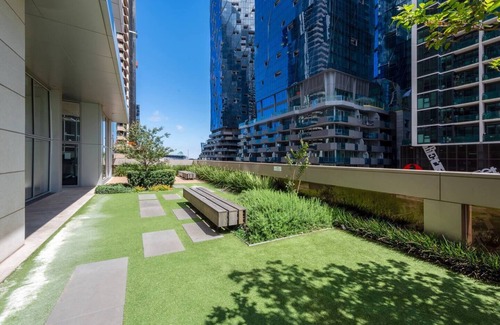 Melbourne Central Business District Apartment | Executive APT@SouthernCross -Airport Link in 2mins
