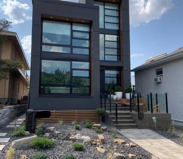Edmonton Apartment | Executive Bsmt Suite, King Bed, 5 min to DT & Whyte Ave, Sleeps 6!