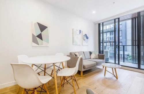Bundoora Apartment | Executive Comfort Living Near La Trobe & RMIT Uni