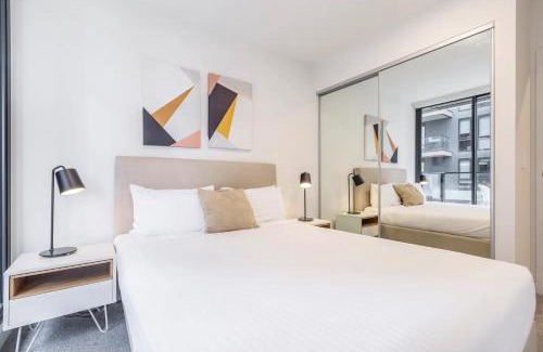 Bundoora Apartment | Executive Comfort Living Near La Trobe & RMIT Uni