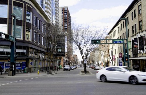 Downtown Edmonton Apartment | Executive Downtown Core Icon
