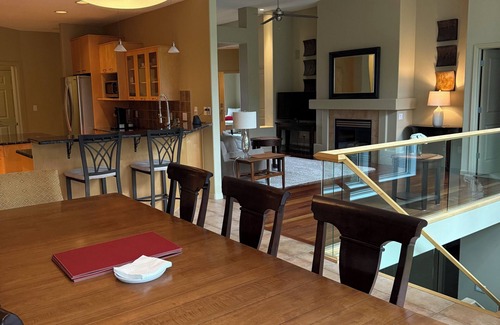 Southwest Edmonton House | Executive House in Southwest Edmonton