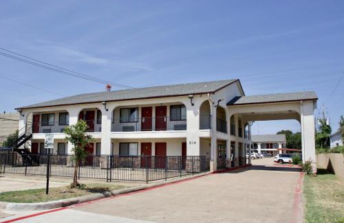 Central Arlington Hotel | Executive Inn of Arlington, Near AT&T Stadium