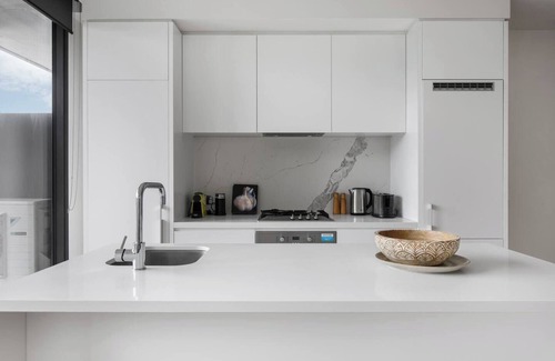 Melbourne Apartment | Executive Resort Style Living at Leafy Albert Park