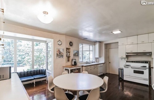 West Atherton House | Executive Silicon Valley Home with Pool/Lush Gardens in Atherton