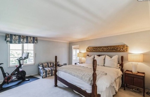West Atherton House | Executive Silicon Valley Home with Pool/Lush Gardens in Atherton