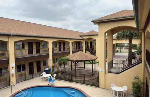 Edinburg Apartment | Executive Suite