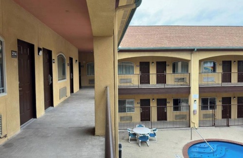 Edinburg Apartment | Executive Suite