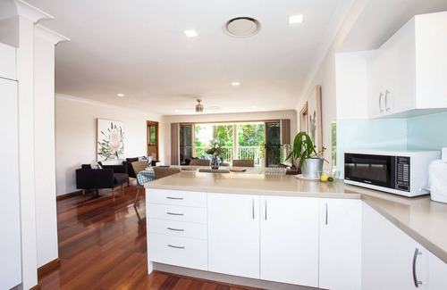 Ascot House | Executive Three Bedroom Two Level Spacious Home with Pool and Parking for Two