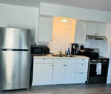 Fairbanks Apartment | Executive upper floor apartment 10