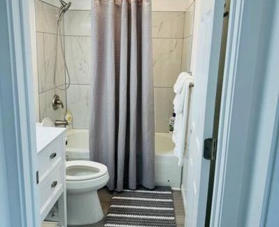 Fairbanks Apartment | Executive upper floor apartment 10