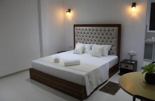Dadugama House | Exin River Breeze Transit Hotel - Katunayake