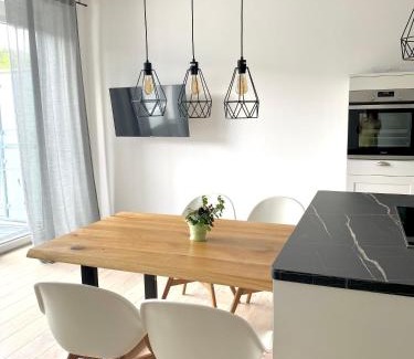 Neustadt Apartment | Exklusive 82 qm Loftwohnung mit Tiefgarage und Süd-Balkon zentral