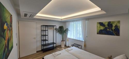 Stuttgart Apartment | Exotic Tropical Palace - ComfyHome Apartments Stuttgart