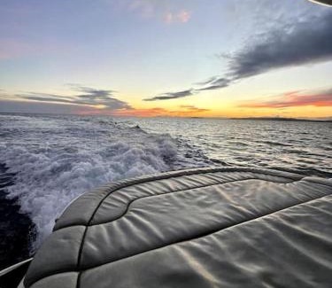 Carnon-Plage Boat Rental | Expérience luxueuse sur un yacht