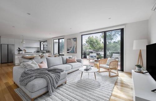 Blairgowrie Villa | Expansive Beachside Luxury at Roman On Reeves