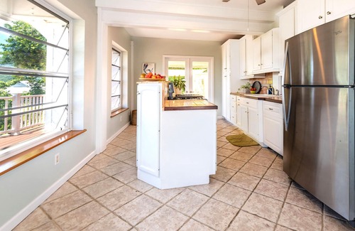 Ajax Peak Villa | Expansive Coral Bay View - Pina Playa Villa