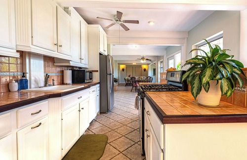 Ajax Peak Villa | Expansive Coral Bay View - Pina Playa Villa