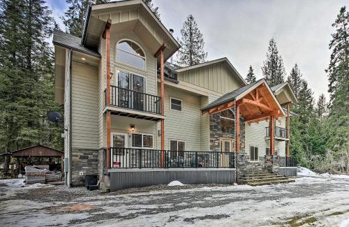 Sagle House | Expansive Group Lake House with Private Hot Tub!