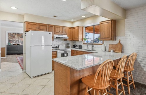 Cottonwood Heights Ski Chalet | Expansive home, beautiful views, and a hot tub - Minutes from world-class skiing